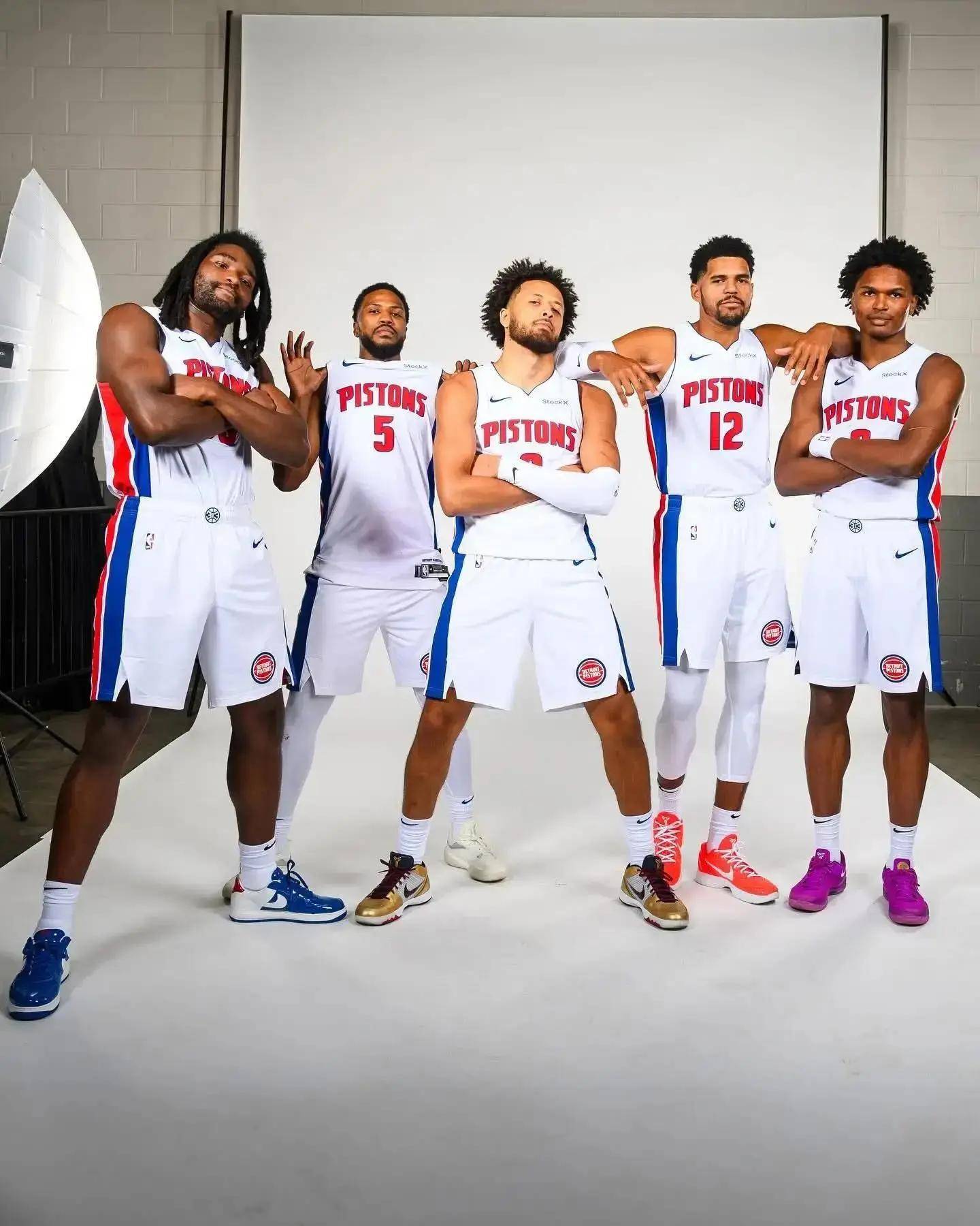 法兰克福在德甲稳居上游（法兰克福稳居德甲前列）