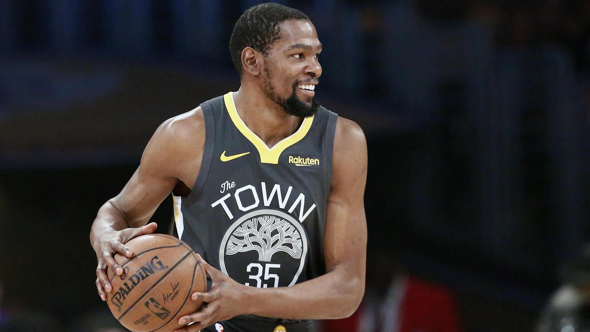 库库忆转会曼城失败：瓜帅点名我跪着去都行，但布莱顿要价高（库库忆加盟曼城告吹：瓜帅点名我愿跪着去，奈何布莱顿要价过高）