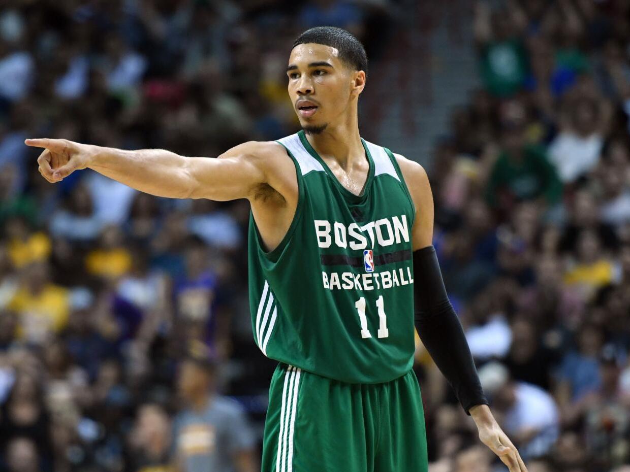 禁区爆射破门，39岁胡尔克达成生涯500球里程碑（39岁胡尔克禁区重炮得分，职业生涯进球数突破500大关）