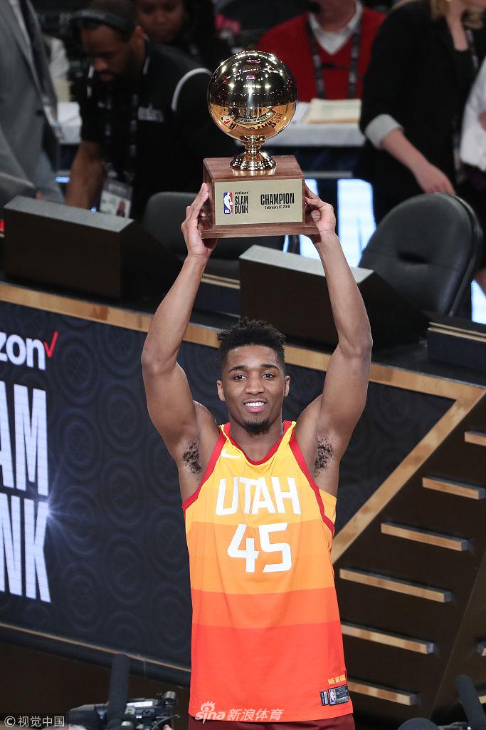 赫内斯：明年目标是德甲冠军；已准备庆祝活动？我们不想傲慢（赫内斯：下赛季目标德甲冠军；庆祝提前准备？不，我们不想显得傲慢）