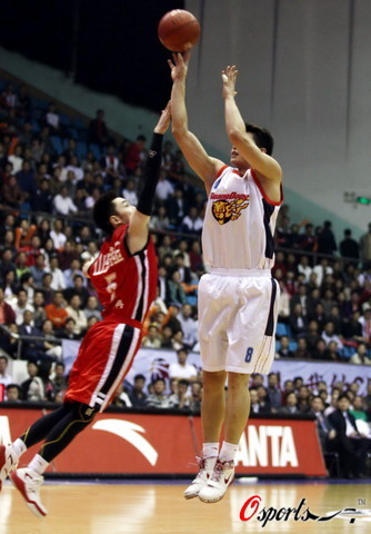 博主：河南队今天下午飞往上海，随后将与海港热身（博主：河南队今日下午启程赴沪，将与上海海港进行热身赛）