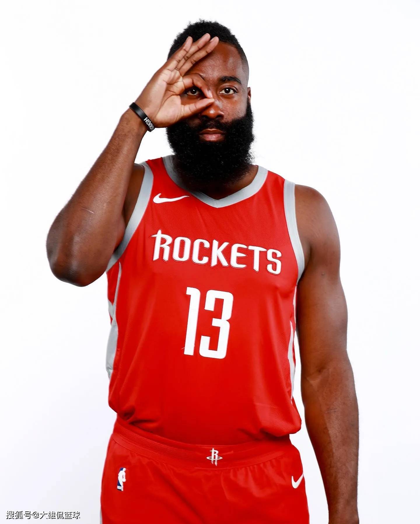 15投4中陷入挣扎！弗拉格暴露体能短板 糟糕的三分投射成最大掣肘（15投4中手感低迷，弗拉格体能短板显现，三分失准成最大瓶颈）