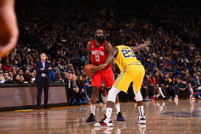 克媒：汉堡进行球衣慈善拍卖，18岁武斯科维奇球衣成标王（克罗地亚媒体：汉堡举办球衣慈善拍卖，18岁武斯科维奇战袍拍出最高价）