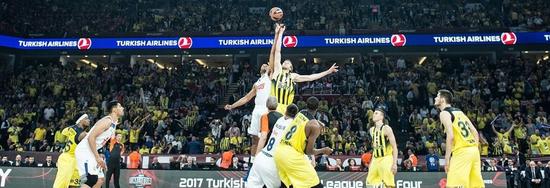 乌迪内斯总监：扎尼奥洛非常努力，下一次意大利队应该征召他（乌迪内斯总监：扎尼奥洛拼劲十足，意大利队下次应将其召入）