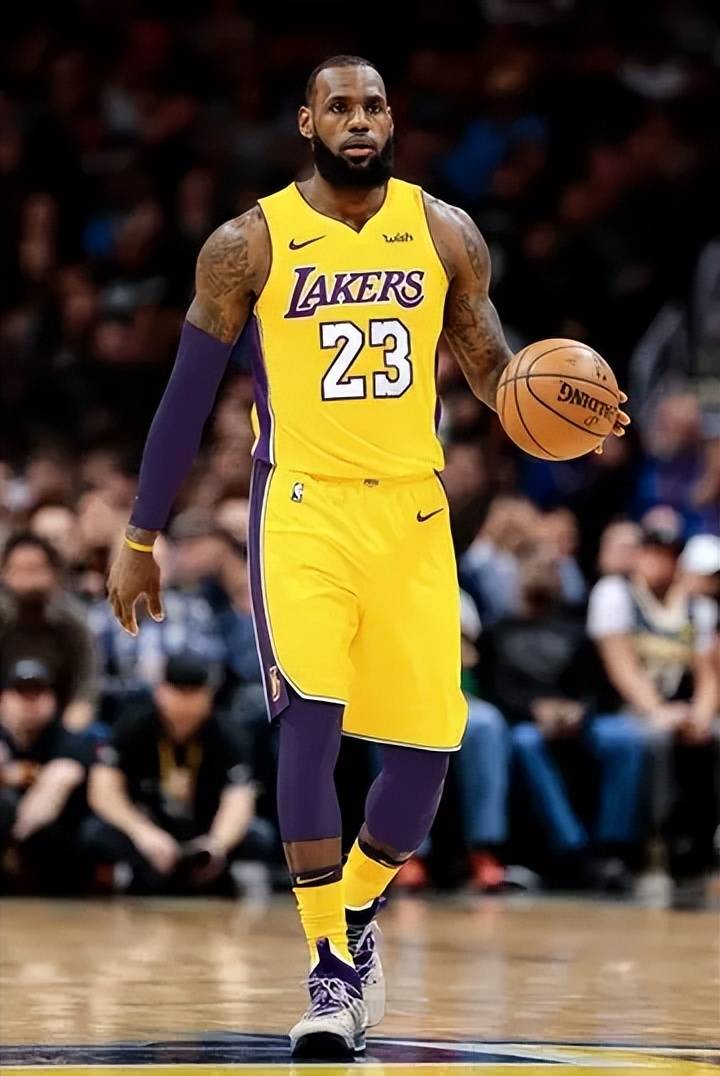 米兰主教练阿莱格里接受采访时表示：我期待冬季窗口的到来，我们会做合适的补强（阿莱格里：期待冬窗开启，米兰将进行针对性补强）